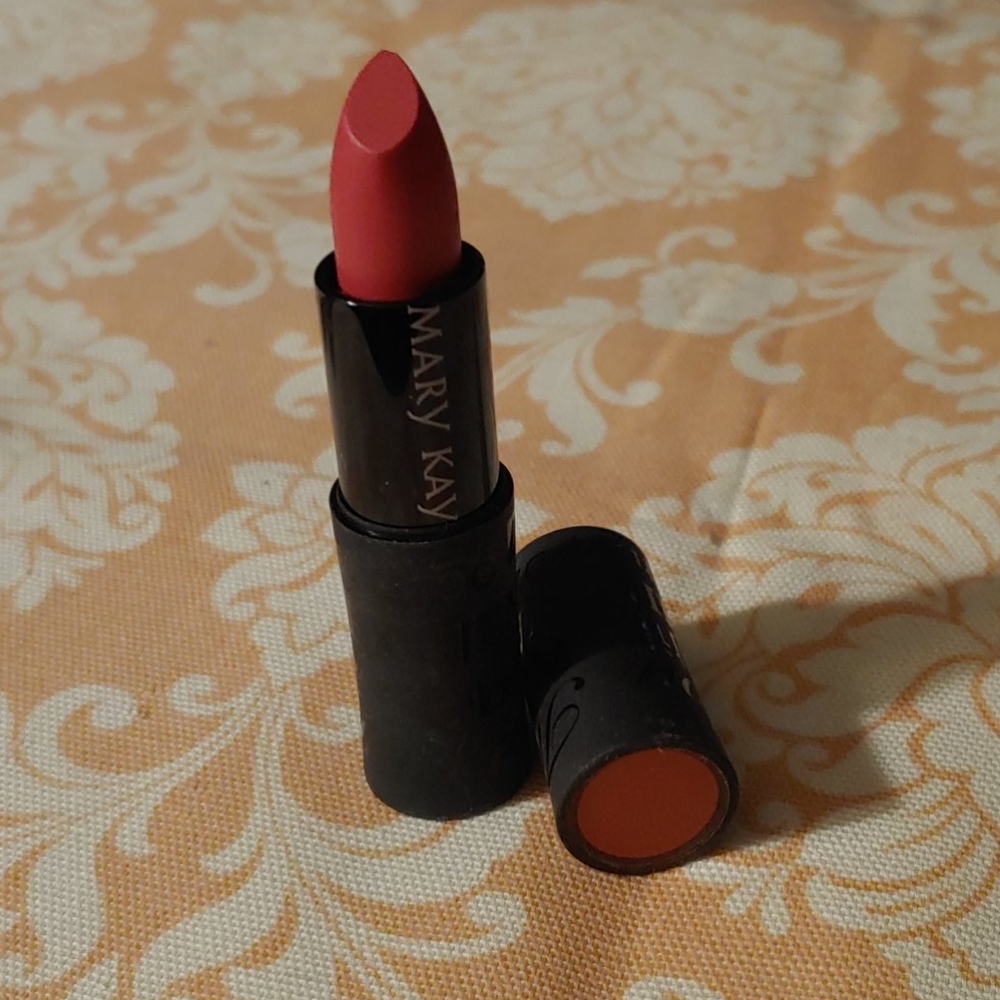 Mary Kay give joy lip color